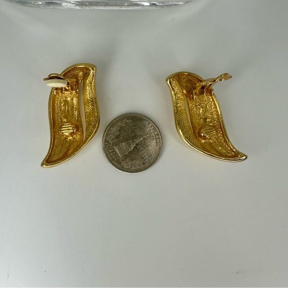 3” Vintage AVON Chunky Gold-tone Crystal Wing Clip on Signed Costume Earrings - Picture 6 of 8